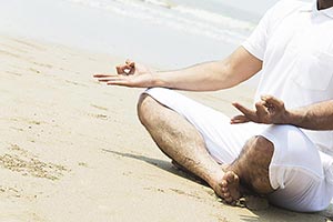 1 Person Only ; Adult Man ; Barefoot ; Beach ; Cap