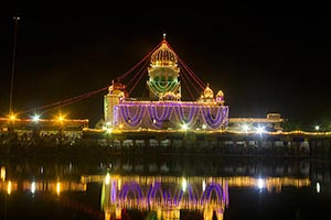 Architecture ; Bangla Sahib ; Buildings ; Celebrat