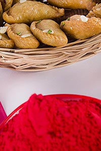 Abundance ; Arranging ; Basket ; Bowl ; Celebratio