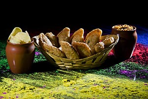 Abundance ; Arranging ; Basket ; Black Background 