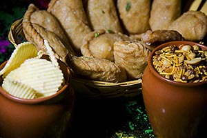 Abundance ; Arranging ; Basket ; Black Background 