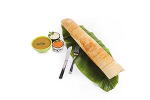 Arranging ; Banana Leaf ; Bowl ; Chutney ; Close-u