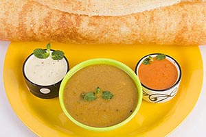 Arranging ; Background ; Bowl ; Chutney ; Close-up