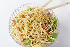 Arranging ; Bowl ; Chinese ; Chopsticks ; Close-Up