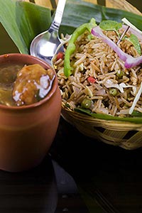 Arranging ; Banana Leaf ; Basket ; Close-Up ; Colo