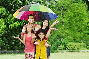 Parents Kids Umbrella Under Pouring Rain