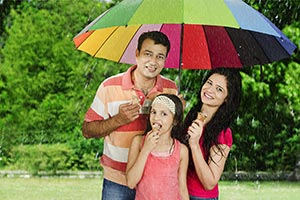 Parents Daughter Rain Umbrella, Eating Icecream