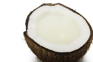 Bowl ; Breaking ; Close-Up ; Coconut ; Color Image