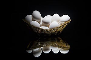 Abundance ; Arranging ; Basket ; Black background 