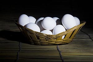 Abundance ; Arranging ; Basket ; Black background 