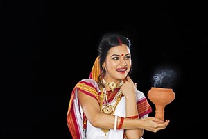 Bengali Woman Dhunuchi Dance