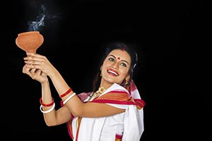 Bengali Woman Dhunuchi Dance