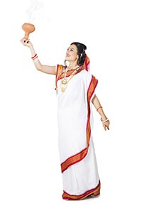 Bengali Woman Dhunuchi Dance