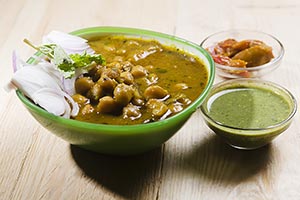 Arranging ; Bowl ; Choley ; Chutney ; Close-Up ; C