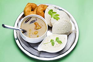 Arranging ; Bowl ; Chutney ; Close-Up ; Coconut ; 