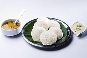 Arranging ; Banana ; Bowl ; Chutney ; Close-Up ; C