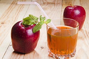 Apple ; Beverage ; Close-Up ; Color Image ; Creati