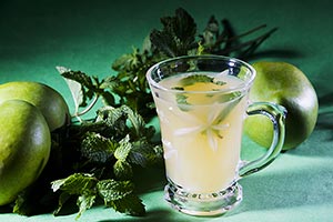 Arranging ; Background ; Beverage ; Close-Up ; Col