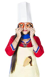 1 Person Only ; 25-30 Years ; Adult Woman ; Apron 