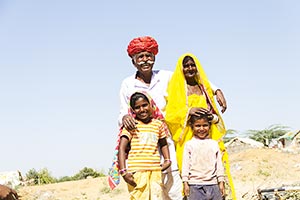 60-70 Years ; Adult Man ; Adult Woman ; Arm Around