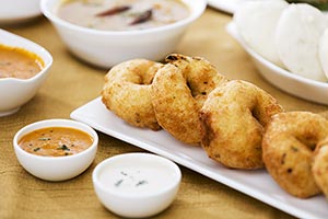 Arranging ; Bowl ; Chutney ; Close-Up ; Coconut ; 