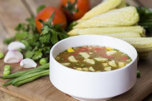 Arranging ; Beans ; Bowl ; Close-Up ; Color Image 