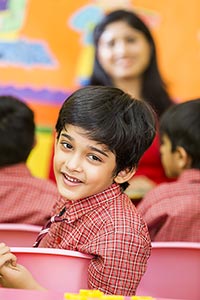 3-5 People ; Boys ; Chair ; Classmate ; Classroom 