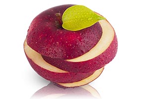 Apple ; Balance ; Close-Up ; Color Image ; Cutting