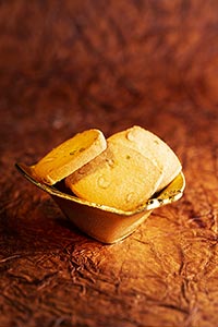 Arranging ; Bakery ; Biscuit ; Bowl ; Close-Up ; C