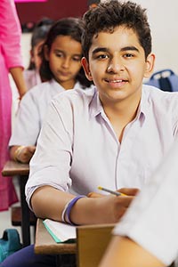 3-5 People ; Boys ; Classmate ; Classroom ; Color 